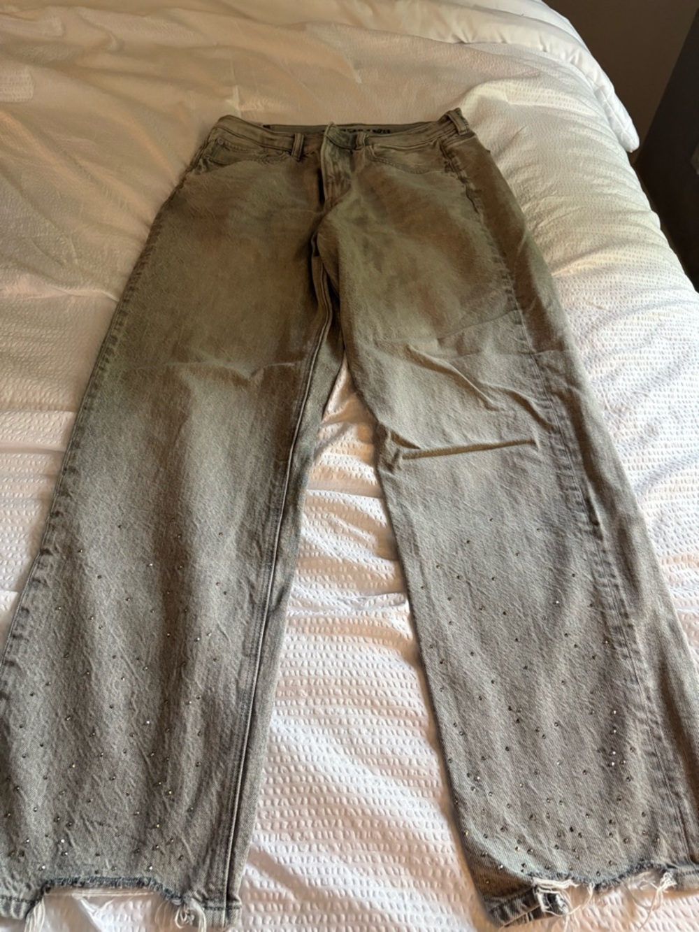 Embellished American Eagle light grey wash baggy-Leg Jeans